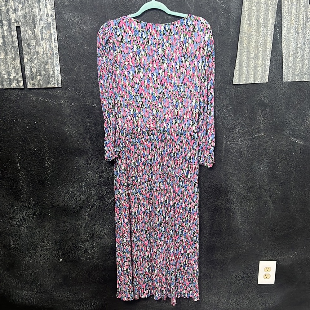 NW Floral Dress - Picture 2 of 3